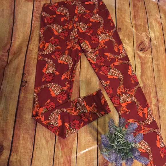Lularoeextremely Rare Koi Fish Leggings 